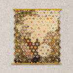 錦  秋<br/>
芦田 洋子 Yoko Ashida<br/>
<p align="left">日本列島、北から南へと彩り美しく染まっていく。モミジや銀杏、そして木の葉も色づく。大好きな秋の風景をイメージしました。</p>