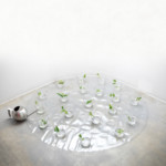 あいだアート no.7 Need Water?<Br />
たんじようこ You Tanji<Br />
今、植物たちの水、足りてますか?ちょっと見てあげて下さい。よろしくお願いします。何故、植物を町や家にたくさん植えるんだろう?考えたことありますか?自然の中だと、水をやったり世話をする必要ないのに、わざわざ家で育てる。私は枯らしたことたくさんあります。あなたもありますか?自然の中だと、もうちょっと命も長かったはず。でも、懲りずにまた育てている。今度は毎日水が足りてるか確かめながら。今度は植物たちのつぶやきを聞いて、私も話しかけながら。