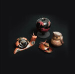 乾漆小箱(ピンクキャット・フクロウ・カタツムリ・トンボ)<br/>
御前 邦夫 Kunio Misaki<br/>
漆と和紙を使った乾漆作品です。
見て楽しむ、使って楽しむ、そして作って楽しむをコンセプトにしています。