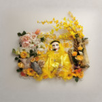 EYES OF THE MIND<br/>
中野 しのぶ Shinobu Nakano<br/>
心の目で世界を見ましょう♬イエローの煌びやかな衣装をまとった大好きな美輪明宏さんを題材にしアートフラワー(造花)で制作します。
