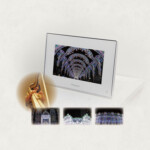 光の中へ<br/>
野中 みさえ Misae Nonaka<br/>
黄色は光に最も近い色、でも光の色には届かない。黄色は光に向かって、どこまでも昇り続け、光に溶けて同化していく、というイメージで作曲してみました。