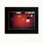 赤い扉 〜予兆〜<br />
横山 進 Susumu Yokoyama<br />
扉の向こうには、何かを、感じる予感がある。
それが、いつか、確信となり予兆がある。