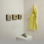 ある日の部屋<br/>
山口 律子 Rtsuko Yamaguchi<br/>
彫金アクセサリー、デザイン制作をしています。コンセプトは日々、日常のヒトコマを切り取って和紙シルバーでオブジェにしてみました。