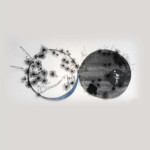 Blue moon 7×4<br/>
小林 真緒美 Maomi Kobayashi<br/>
「BLACK展に参加するにあたり、私自身に必要なことを探りました。
〈静〉〈内観する〉〈自由〉〈宇宙観〉そのような言葉が浮かびます。
maoの繊細で大胆なそのままの感性で表現いたしました」