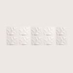 Wrinkles<br />
小林 伸雄 Nobuo Kobayashi<br />
ベンヤミンが「複製技術時代の芸術」を著してから80年余、デジタル技術や遺伝子操作の発達で立体物や生物なども複製が可能となり、今やコピーできないものなどないと言っても過言ではありません。そんな時代に極めてアナログな方法で「皺」をコピーしてみました。